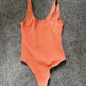 Wilfred free body suit in Color salmon size M